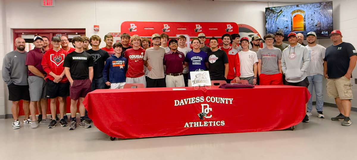 daviessbaseball's tweet photo. Signing Ceremony for Brodie Tucker and Brody Brubaker! #OPAP https://t.co/v6SAWC1xBo