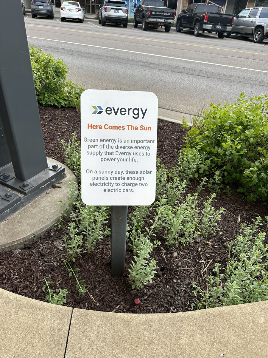 Franklin’s Charging (@j_t_franklin) on Twitter photo When you’re on the road, convenient parking with charging is always great to see. Even better when within walking distance of cool amenities and attractions. State capital complex is within a block of this installation. Thanks for the electrons <a href="/cityoftopeka/">City of Topeka</a>! When you’re on the road, convenient parking with charging is always great to see. Even better when within walking distance of cool amenities and attractions. State capital complex is within a block of this installation. Thanks for the electrons <a href="/cityoftopeka/">City of Topeka</a>!