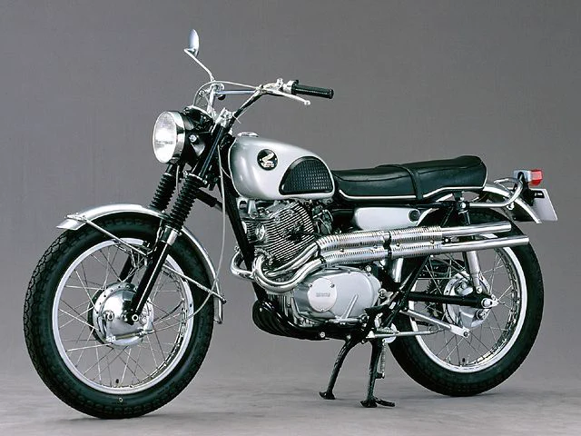 その2ホンダCL72目の前にぶら下げられたら確実に買うバイクその1。カタナ(M0)はとても良いバイクですが自分の肉体的な老化を感じることも増えましてですね… 