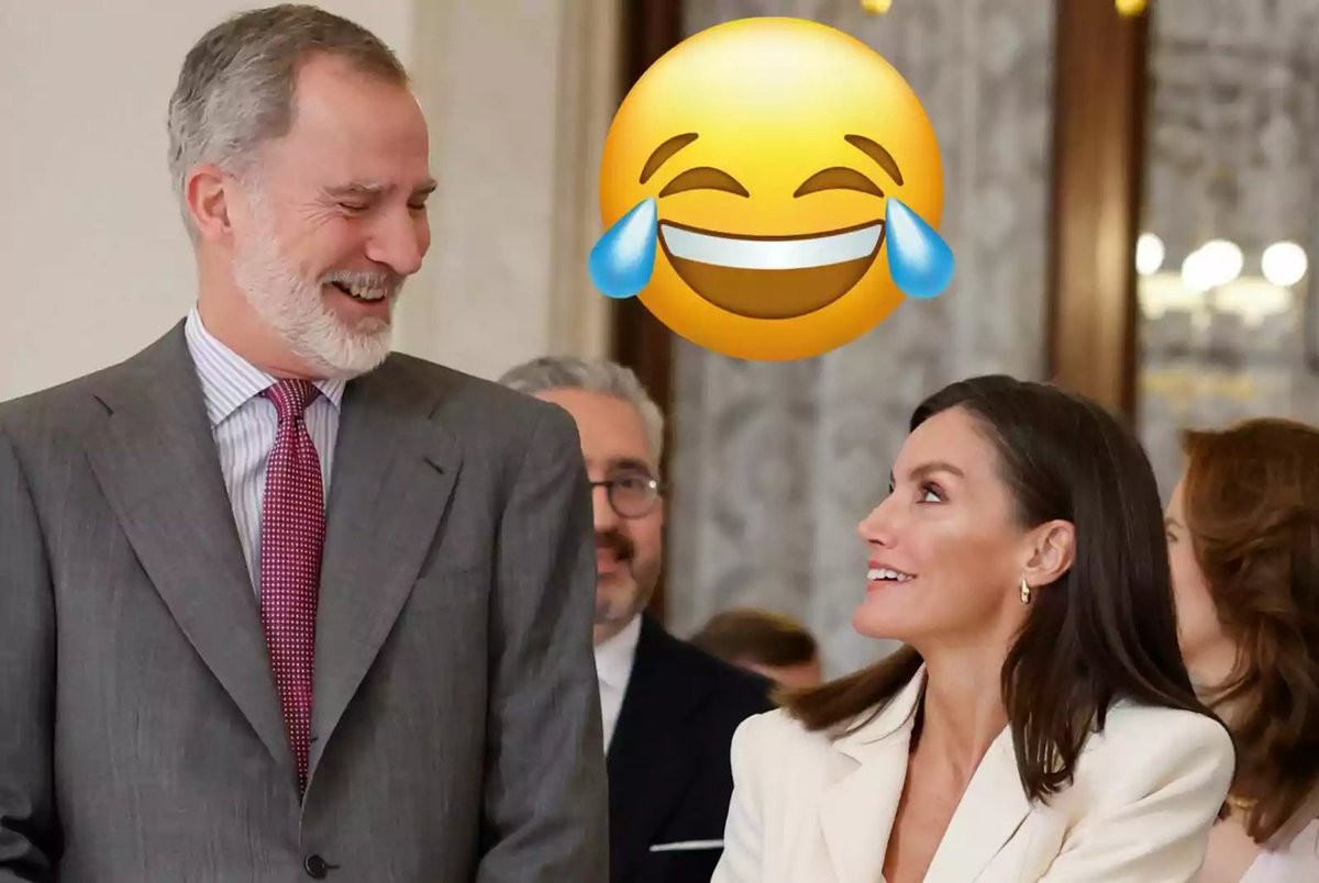 - Oye, ¿ya supiste que Beatriz dejó en ridículo al bulto ese y viene de rodillas a disculparse contigo y toda España, y también quiere ser tu súbdita jurándote lealtad?

-¡Ah no mames! ¿neta?