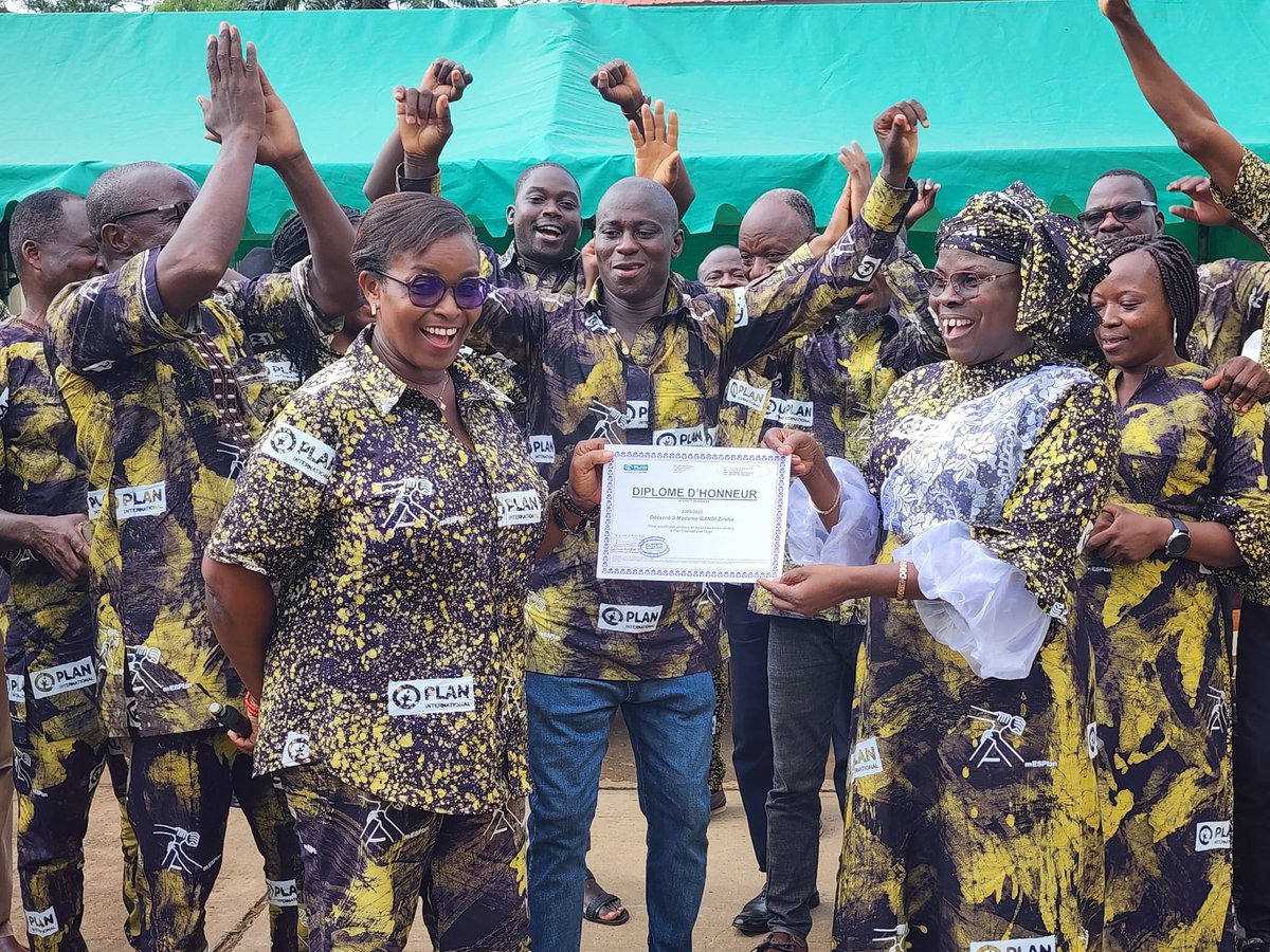 Awa Faly Ba (@awafba) on Twitter photo Travailler est un plaisir et un privilège quand on a une noble cause, une équipe d'exception et de l'impact palpable et durable! Merci & fière d'être <a href="/PlanIntTogo/">Plan International Togo</a> La fête du travail a été belle et la détermination plus forte que jamais #plusfortensemble #TogoLeadsEquality Travailler est un plaisir et un privilège quand on a une noble cause, une équipe d'exception et de l'impact palpable et durable! Merci & fière d'être <a href="/PlanIntTogo/">Plan International Togo</a> La fête du travail a été belle et la détermination plus forte que jamais #plusfortensemble #TogoLeadsEquality