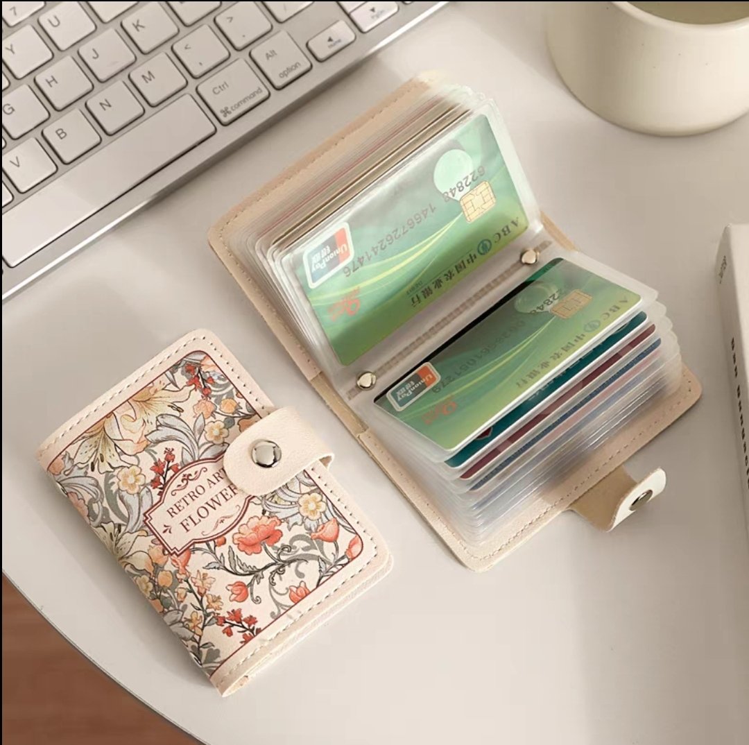 NamiNft's tweet image. จะดีไหม ถ้าเราเก็บบัตรต่างๆ ให้เป็นระเบียบหาง่ายด้วย #กระเป๋าใส่บัตร ขนาด 11*7.5*2 ซม.
.
#แฟชั่นผู้หญิง #กระเป๋า #บัตร
พิกัด
🧡 s.shopee.co.th/1g5klmzY9y
💙 s.lazada.co.th/s.w0BdR