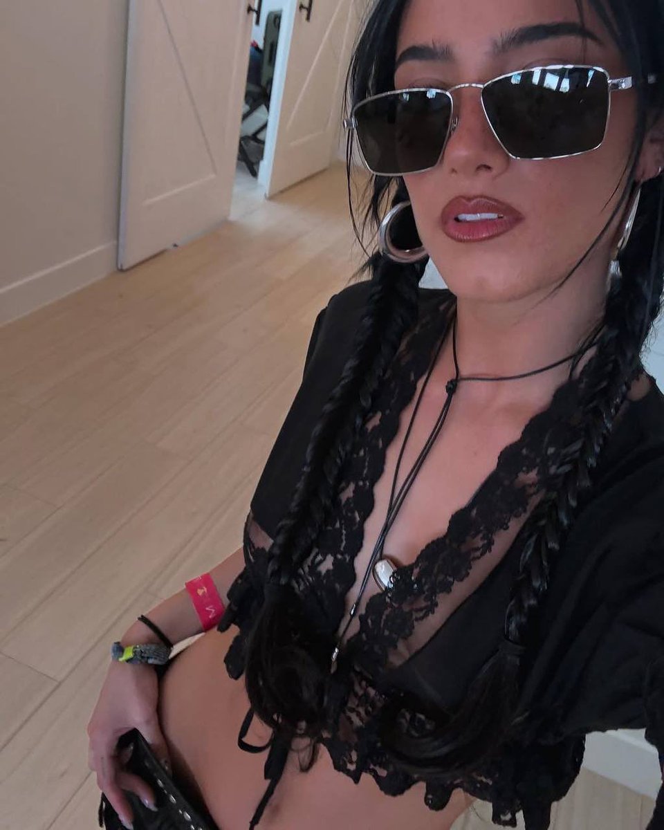 Guess who's backkkkkkkkkk I want sessions right NOW betas. 💕