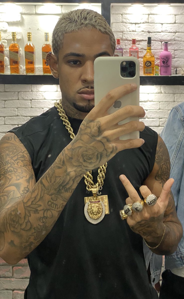 DomMelodia's tweet photo. Quem pisou sai da reta 🤬🤑 https://t.co/HZDx5NgZyR