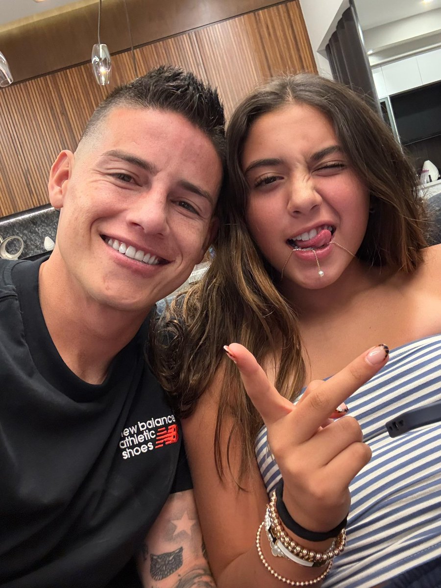 jamesdrodriguez's tweet image. Que semana!