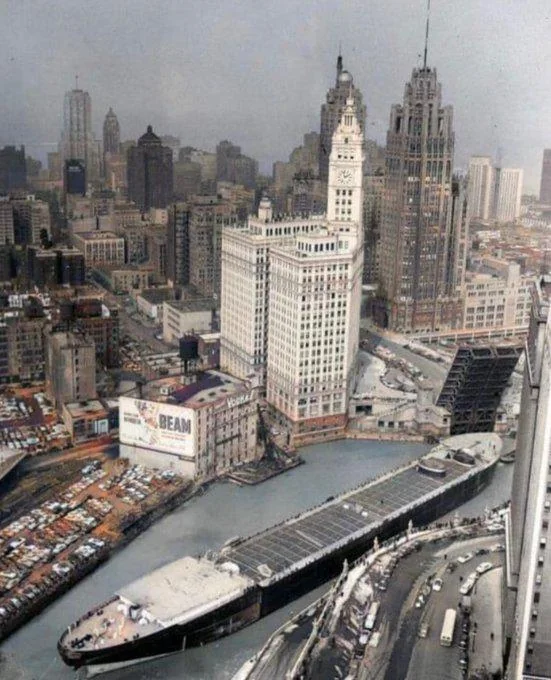 Trump's Tariffs In Action: For the entire month of April, not a SINGLE large container vessel has transited the Chicago River.