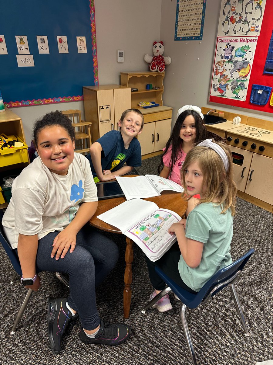 Mrs. Baker and Mrs. Drake’s classes met for reading buddies and to share their animal reports. We love to their collaborative learning! ❤️