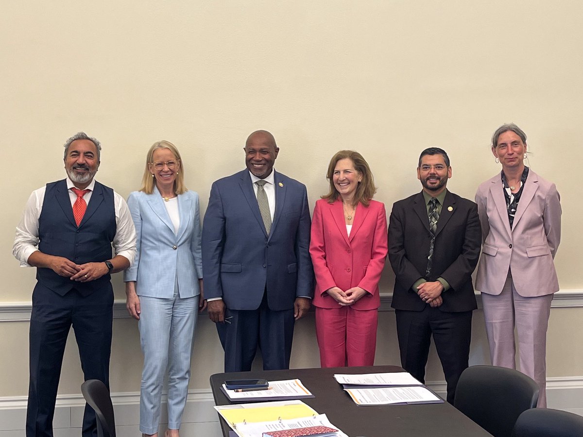 The Democratic Doctors Caucus met to strategize and plan activities to stand up for the health programs our communities rely on. We are fighting back to protect Medicaid!