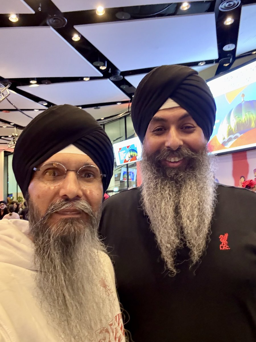 Harinder Singh (@harinder1977) on Twitter photo Finally home from <a href="/FA/">The FA</a> #FaVaisakhi25. Thank you <a href="/daldarroch/">Dal Singh Darroch</a> for inviting me to represent <a href="/LFC/">Liverpool FC</a> and <a href="/culturedlfc/">Cultured LFC</a> and the work we do via supporters boards. Great to see old friends and faces as well as new via <a href="/ThePunjabiOs/">The Punjabi O’s</a> and <a href="/StretfordSikhs/">Stretford Sikhs</a>
<a href="/amansinghy/">Amansinghy</a> ever present😂 Finally home from <a href="/FA/">The FA</a> #FaVaisakhi25. Thank you <a href="/daldarroch/">Dal Singh Darroch</a> for inviting me to represent <a href="/LFC/">Liverpool FC</a> and <a href="/culturedlfc/">Cultured LFC</a> and the work we do via supporters boards. Great to see old friends and faces as well as new via <a href="/ThePunjabiOs/">The Punjabi O’s</a> and <a href="/StretfordSikhs/">Stretford Sikhs</a>
<a href="/amansinghy/">Amansinghy</a> ever present😂