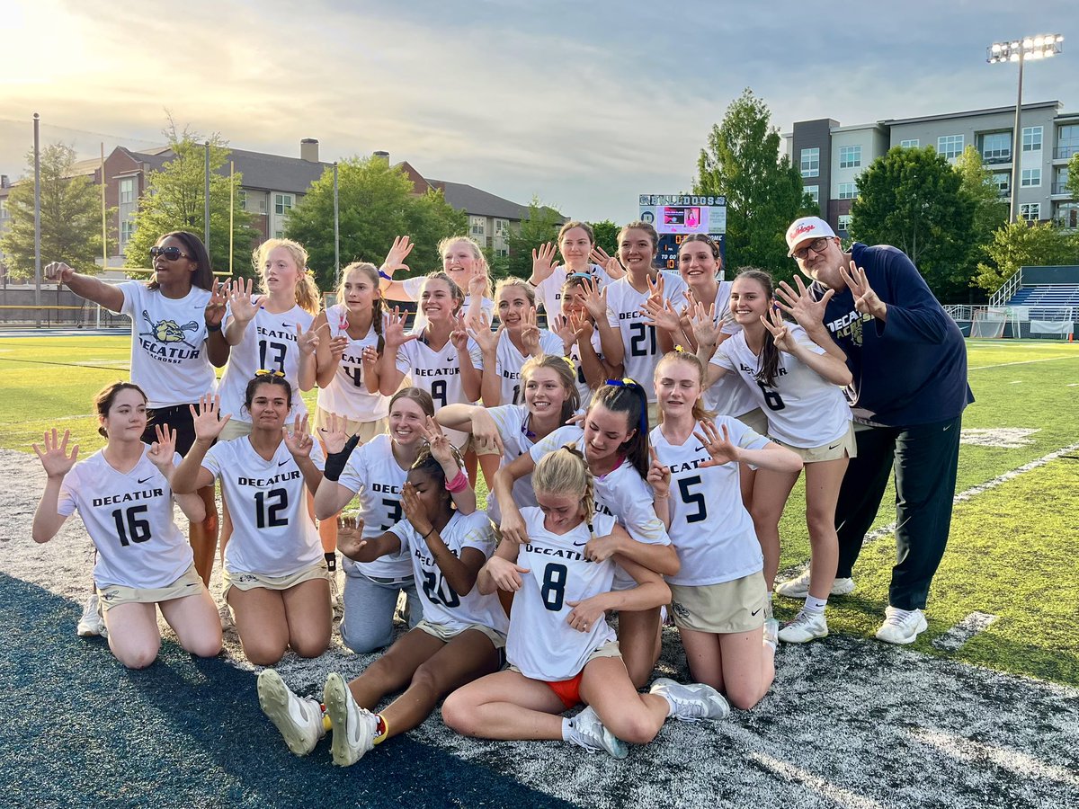 DecaturBulldogs's tweet image. The Bulldogs are headed to the Elite Eight!

A dominant 15-4 victory tonight punches our Girls’ Lacrosse ticket to the next round. Proud of this team’s grit, focus, and fight! #GoBulldogs
