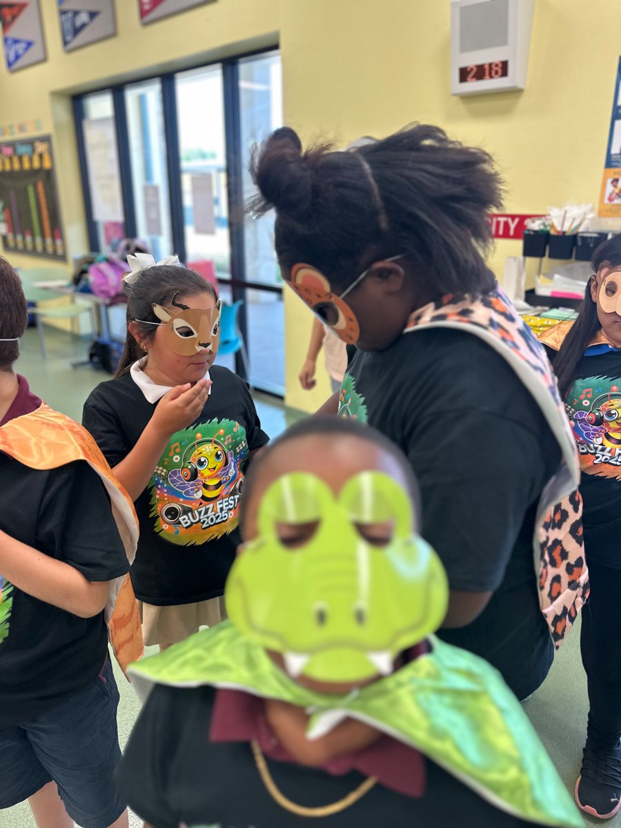 The students of Mrs. Berry, Mr. Grimison &amp; Mrs. Kastner held their  Buzz fest 2025 performance today! Way to go Stingers!
“A School of Community Citizenship”
#agreatplacetobee #beethedifference #autismacceptance #autismawareness
🐝💛🐝💛
School District of Indian River County