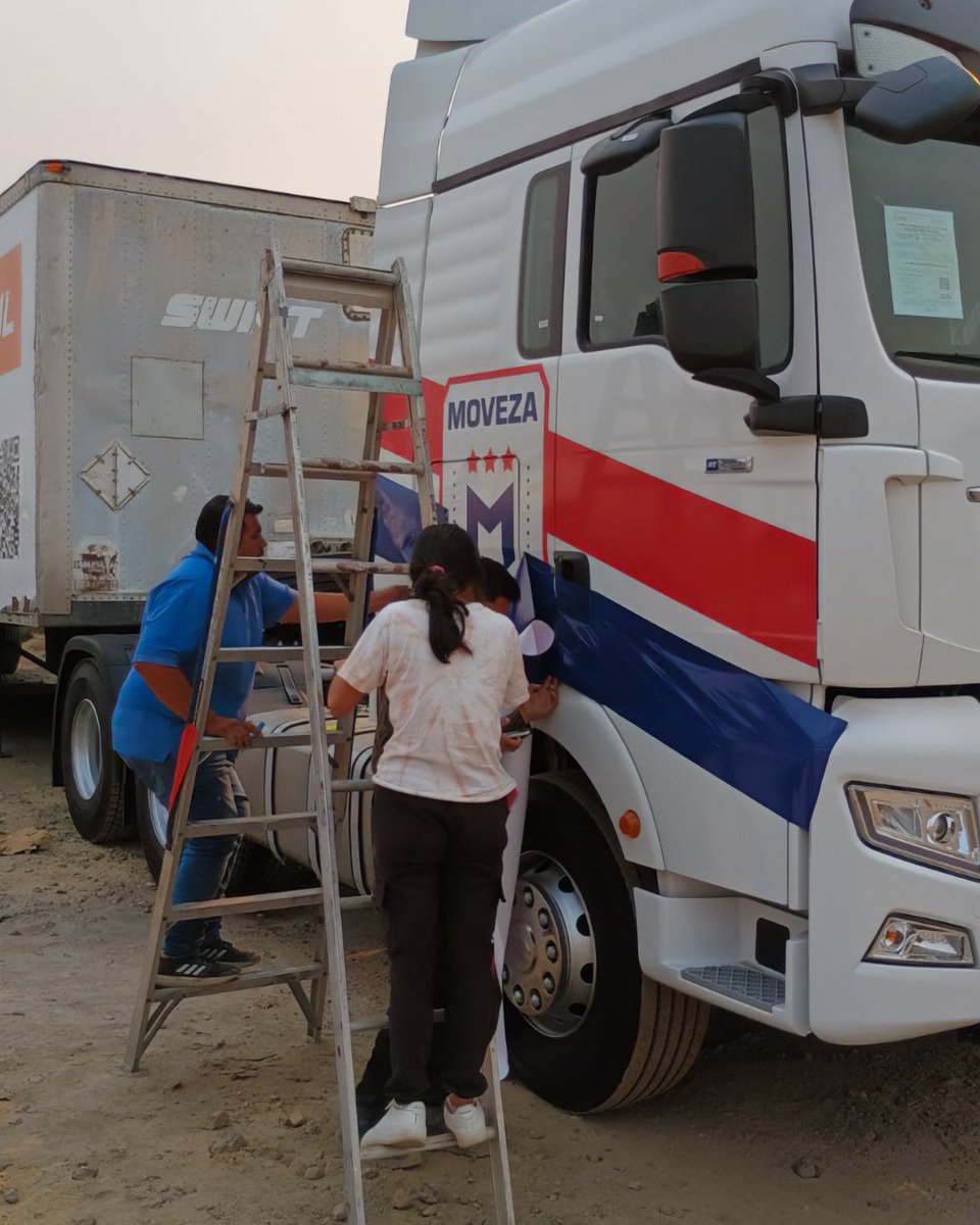 CambersStudio's tweet image. Tocó trabajar el diseño vehicular para las unidades de MOVEZA🔥🤓

#diseñovehicular #diseñografico #puebla