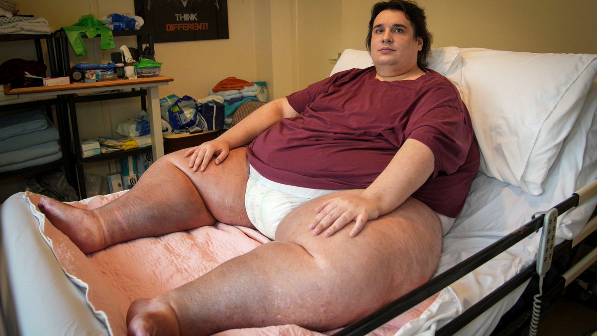 A_Real_Vagina's tweet image. This is all in good fun. For us. 
When they evict #WaxMyBalls #JessicaYaniv will they need a crane to remove him? Maybe he will drop some weight, being unable to pay his mortgage must also mean no more Olive Garden?