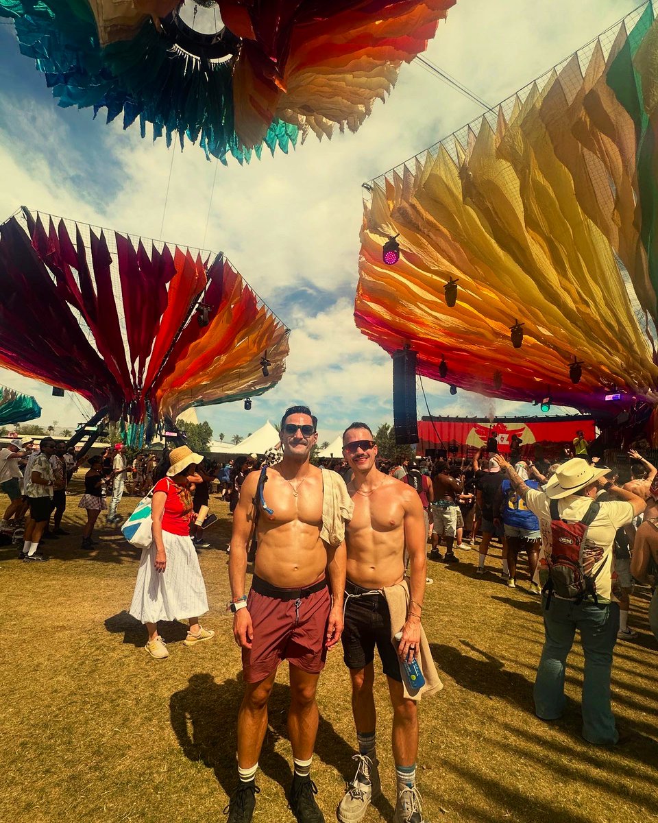 Sometimes ya gotta take it easy 🌵🪩🎶 #Coachella2025