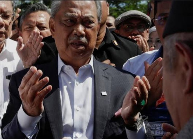 AfralAbdullah's tweet photo. Since the Opposition (frequently) claims that the Madani Government will collapse, I list down below PN's 10 prominent figures (senior party members) for your evaluation & consideration.

PAS ~
1. Hadi Awang - President
2. Tuan Ibrahim T. Man - Deputy
3. Takiyuddin Hassan - VP
4. Ahmad Samsuri Mokhtar - VP 
5. Mohd Amar Abdullah - VP

Bersatu ~
6. Muhyiddin Yassin - President 
7. Hamzah Zainuddin - Deputy
8. Ronald Kiandee - VP
9. Radzi Jidin - VP
10. Ahmad Faizal Azumu - VP

Note; 
I intentionally left out names of PN party 'lizards' ("cicak mengkarung") as they don't have a place for the nation's top two.

Among the above 10 ~
i) Who is the most suitable (most deserving) candidate to become the 11th Prime Minister of Malaysia & DPM if PN manages to topple the unity government coalition even before GE16?.

ii) How confident are you in their ability to elevate our cherished nation to new heights (level)?.

iii) Are you convinced they'll prioritize national interests, or are they just pursuing their own personal agendas?

iv) How long do you think they can last as a 'bàckdoor government'?.