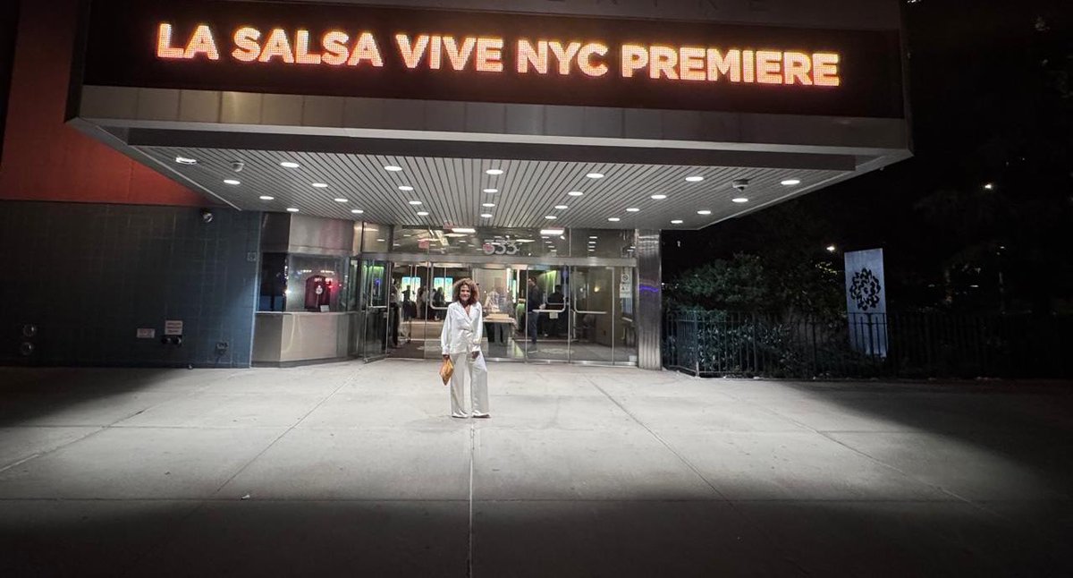 MabelLaraNews's tweet photo. Una película que rinde homenaje a las esquinas, los barrios y el alma bailadora de Cali, desde el corazón de Nueva York. #LaSalsaVive es una declaración de identidad: una ciudad que no camina, baila.
@LasalsaviveDoc 
La mejor manera de promocionar que #CaliEsDondeDebesEstar https://t.co/VbFfuIYbiq