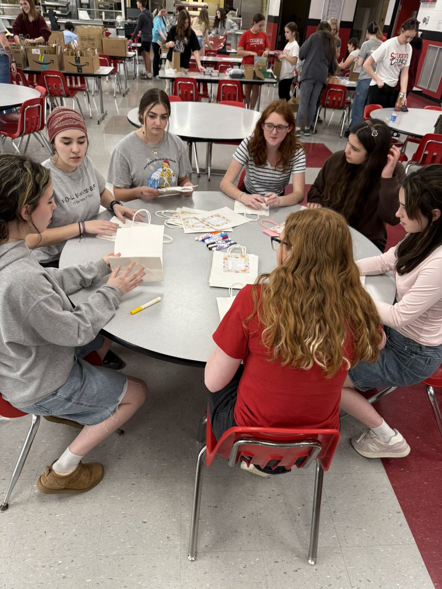 Annual EF Night of Service.  LEO Club sponsored a food drive &amp; made breakfast bags for Ronald McDonald House.  Thanks to everyone who donated &amp; helped!