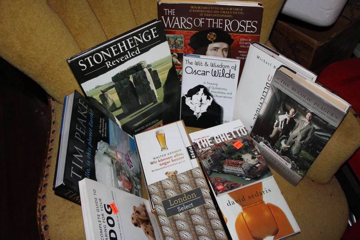 paulinepark's tweet image. "When you shop at small businesses, you help your community, the environment &amp;amp; the economy": that's why I #BoycottAmazon &amp;amp; buy from #independentbookstores; I bought these three years ago yesterday (4.29.22)
#IndependentBookstoreDay
indiebound.org
indiebound.org/independent-bo…