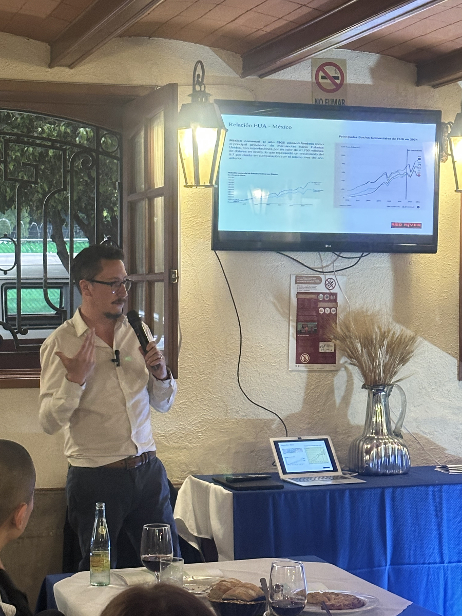 energiahoy's tweet image. #CoberturaEH | Ya comienza una #TechNights 2025 sobre Smart factories &amp;amp; industria 4.0 #SmartMediaGroup #EnergíaHoy