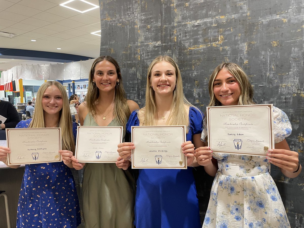 ofvolleyball's tweet image. Congrats to four OFVB players who were inducted into the National Honors Society Tonight - Delaney Radigan, Jesse Simon, Carmen Muzingo, and Emily Odon! Way to go ladies!
