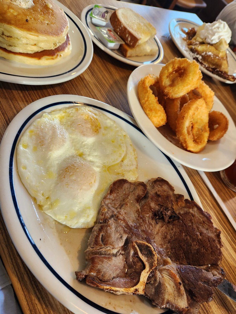 OMC956's tweet image. Breakfast for dinner after a long day!
#brinner #steakdinner #steakandeggs #eating #good #eatinggood #foodie #foodiegram