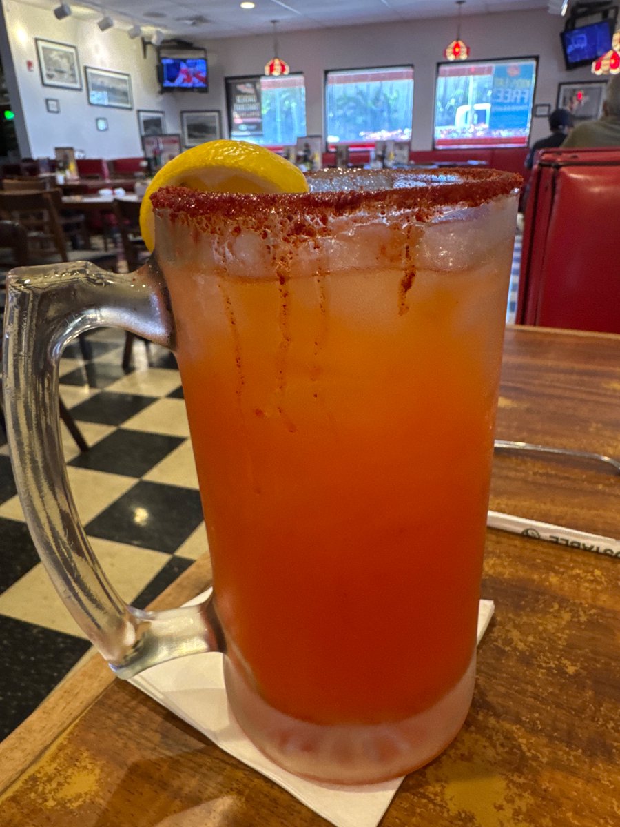 AlohaKarina's tweet photo. It’s been four years (and I was off twitter for a while) but it’s worth coming back just to tell @BCDlane that his @BigCityDiner li hing lemonade is as good as ever!! Mahalo Lane!  

I brought a friend from da Mainland with me! Ono grinds deserve da attention! 💙🌺🌈 https://t.co/PtmZoi9NPU