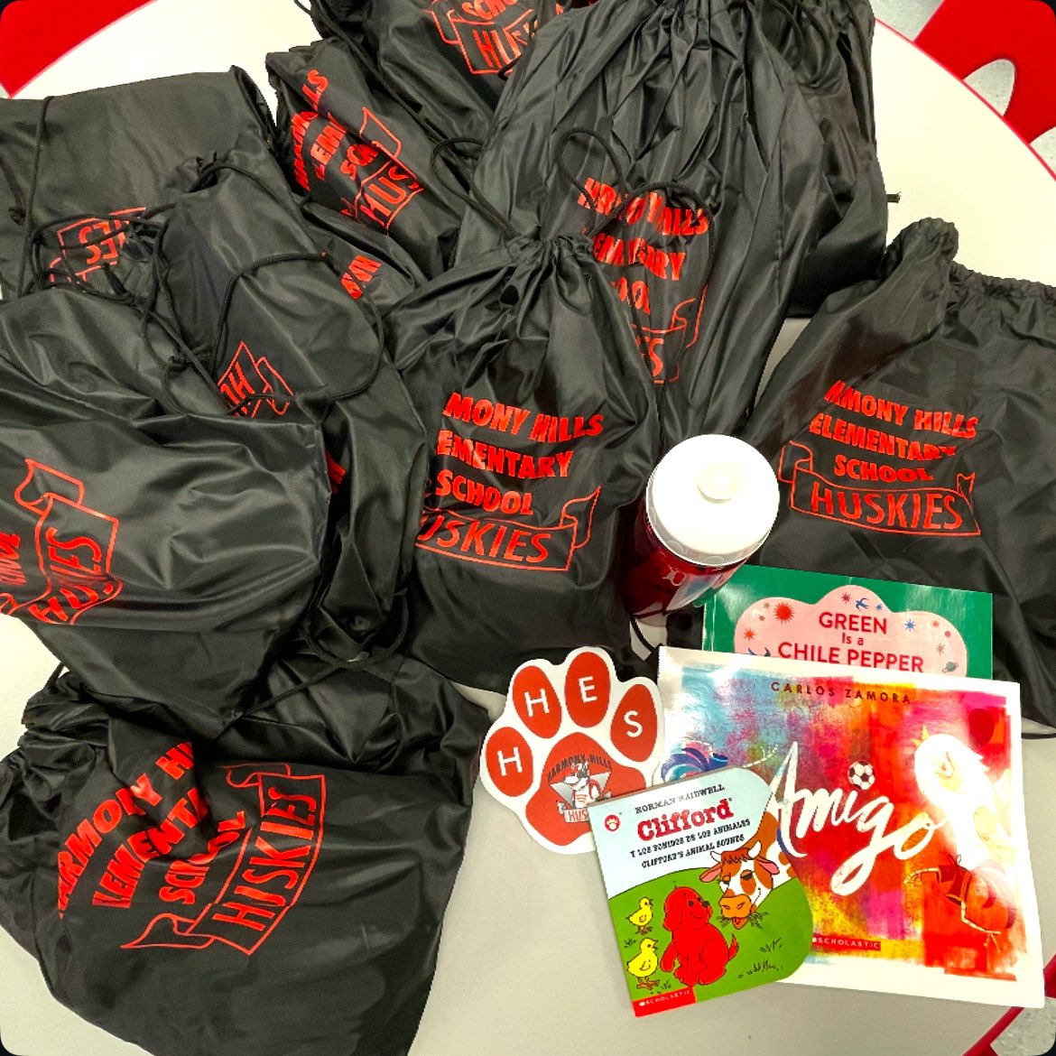 GloriaJCSL's tweet image. Our future @HHESHUSKIES can begin working on establishing #bedtimeroutines and readiness skills using their @bedtimeinabox kits and materials they received in their #swagbags this evening during #kindergartenorientation @CSconnect_MCPS