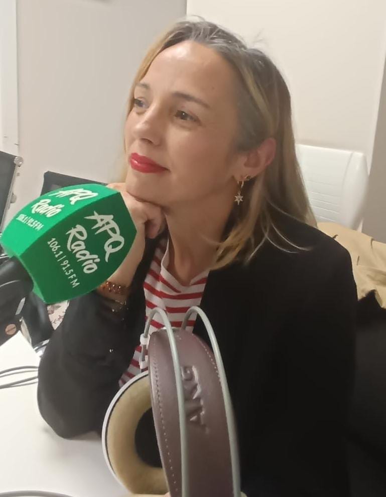 ApqRadio's tweet photo. Testimonios en directo como Sonia Fernández, vocacional bailarina amateur, apasionada de todos estilos de danza, formada en diferentes puntos de España, entiende danza como bienestar y reto de mejora en su día a día . https://t.co/QZNs72eqls