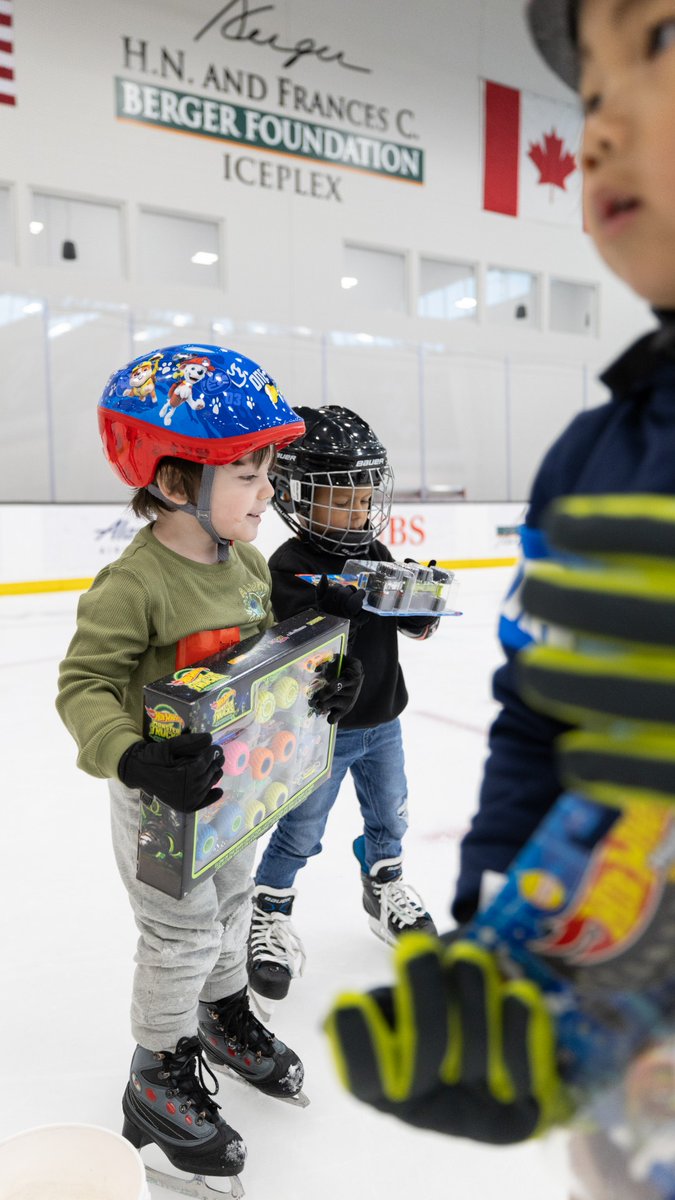 BergerIceplex's tweet photo. Those smiles say it all! These kids are READY for Hot Wheels Monster Trucks Live Glow-N-Fire on June 28th-29th at Acrisure Arena! 🚗

Head on over to ticketmaster to get your tickets today 🎟🔥 https://t.co/JzLKmwNvkm