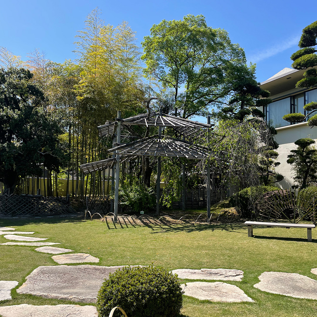 _task_official's tweet photo. 4月24日(木)竹工芸専攻校外研修として
京都市竹林公園と八幡市立松花堂庭に行ってきました。
1年生は初めての校外研修!今制作していきたいもの、イメージは膨らんだでしょうか。
今後の実習にぜひ活かしてくださいね。
by K.A
#task
#taskkogei
#京都伝統工芸大学校
#竹工芸
#校外研修
#京都市竹林公園
#松花堂
#京都
#庭園
#好きを仕事に
#工芸やろうぜ