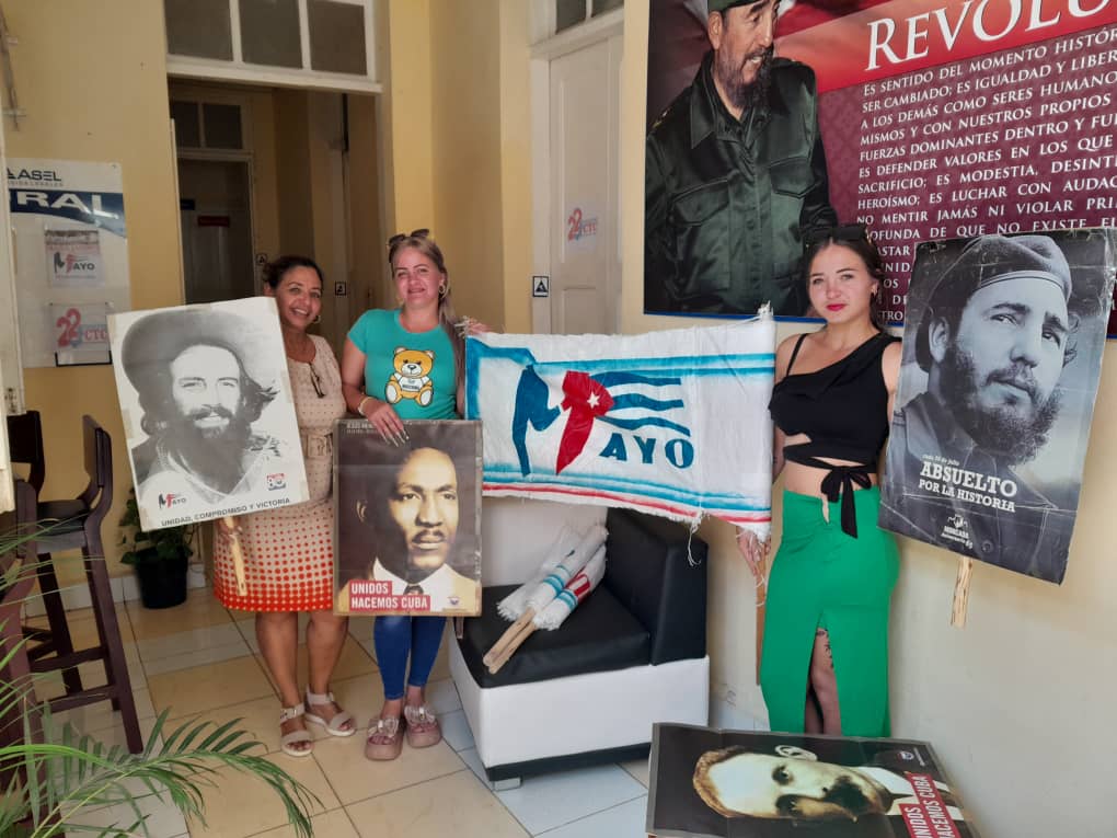 Ya estamos listos!! Este #1Mayo vamos #TodosALaPlaza a reafirmar nuestro apoyo a la Revolución 🇨🇺 que hace 25 años #Fidel definiera tan certeramente en su concepto. Con #HonorHolguinero marcharemos juntos por el día del proletariado mundial.
#PorCubaJuntosCreamos
#HolguínSí