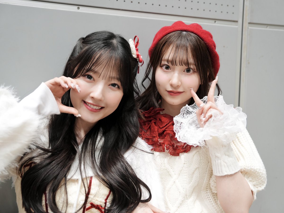 バレンタイン衣装やでっ🍫 💛古澤里紗❤️佐野愛花 💚板倉可奈💙増田