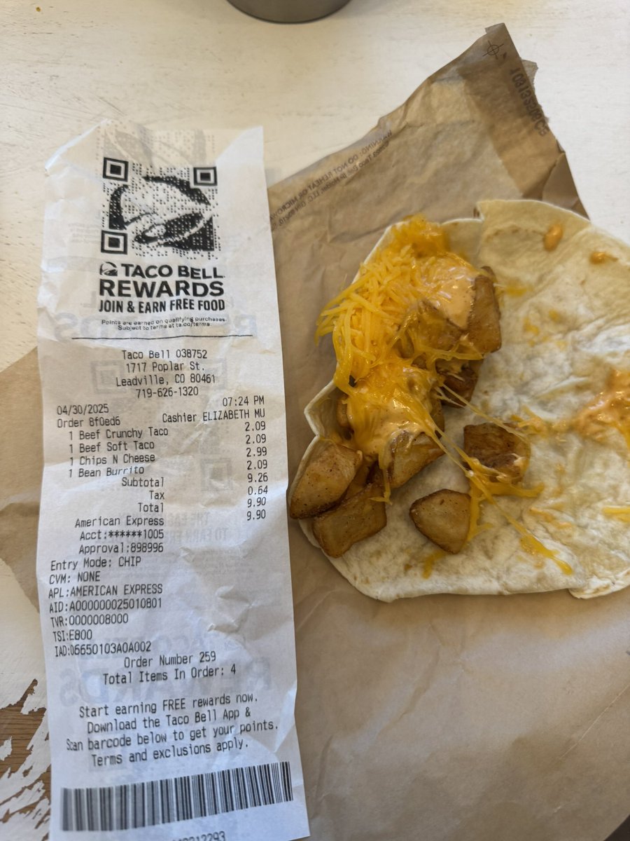smorahan's tweet photo. @tacobell killed it with the soft taco. The crunchy taco had 1oz more beef. Refund? https://t.co/mALNlpIX53