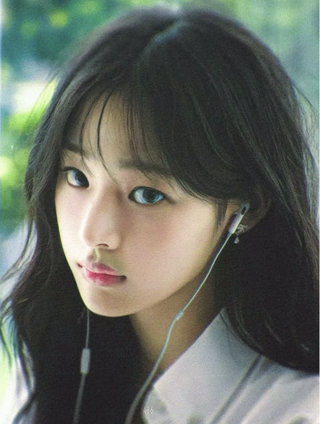 cupidminjii's tweet photo. she’s so kdrama first love coded ♬⋆.˚ https://t.co/qteIh4YN28