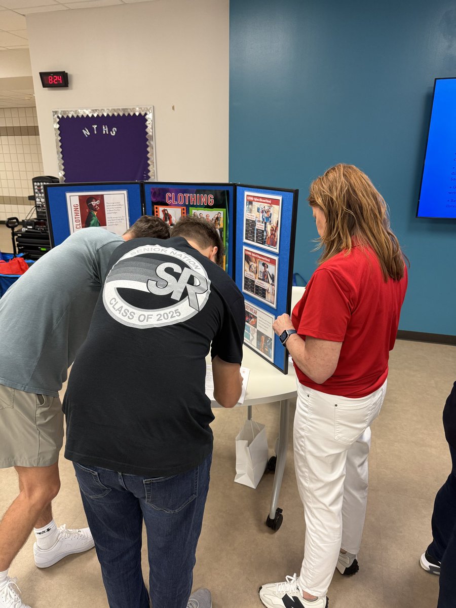 MillerLibrary's tweet photo. Our senior economics students learned all about adulting today at the Reality Fair hosted by #BVSCU! Thank you for supporting education. https://t.co/9ceHuk29Sa