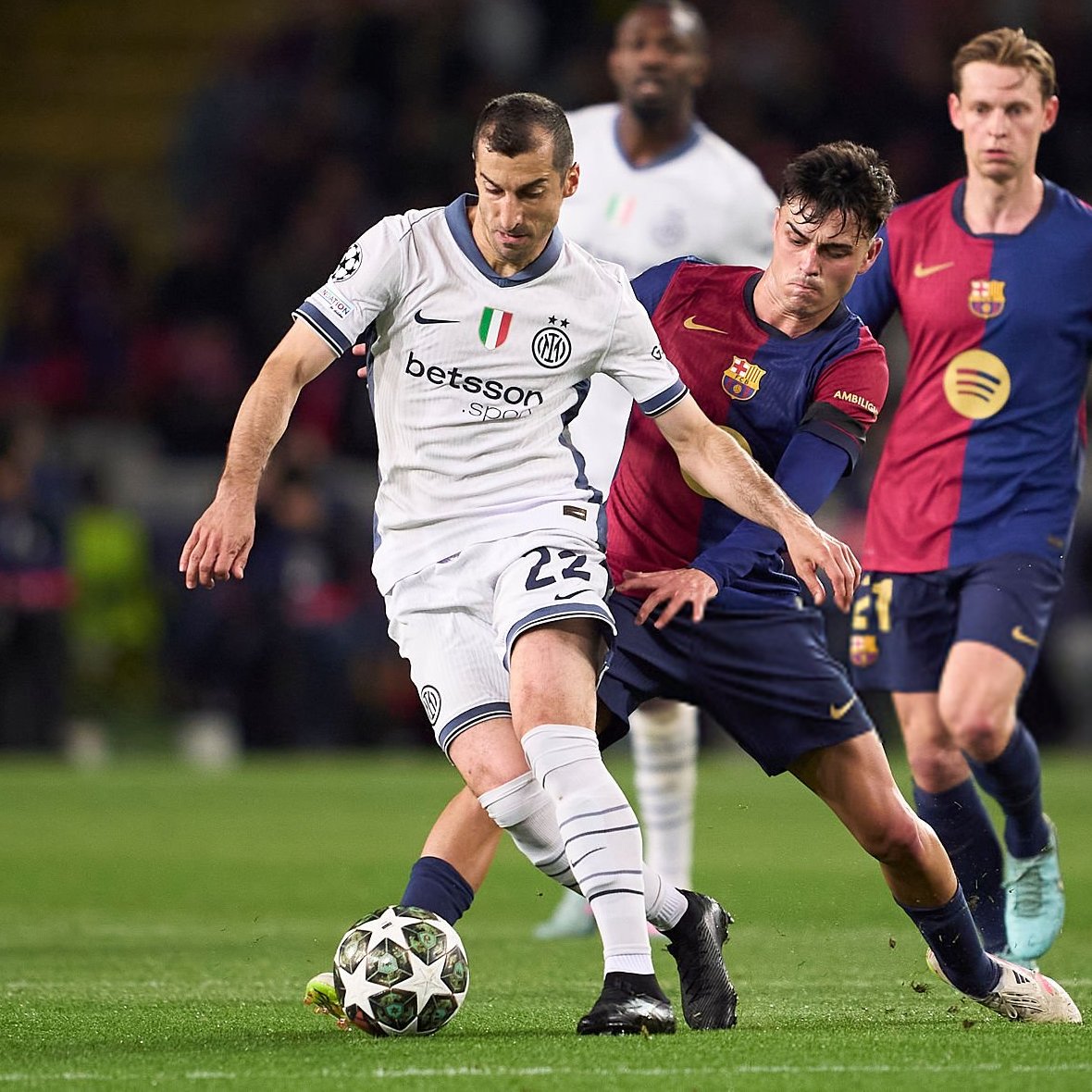 🇦🇲🎙️ Henrikh Mkhitaryan:

"What will make the difference in the return leg? Winning the match." <a href="/SkySport/">skysport</a>