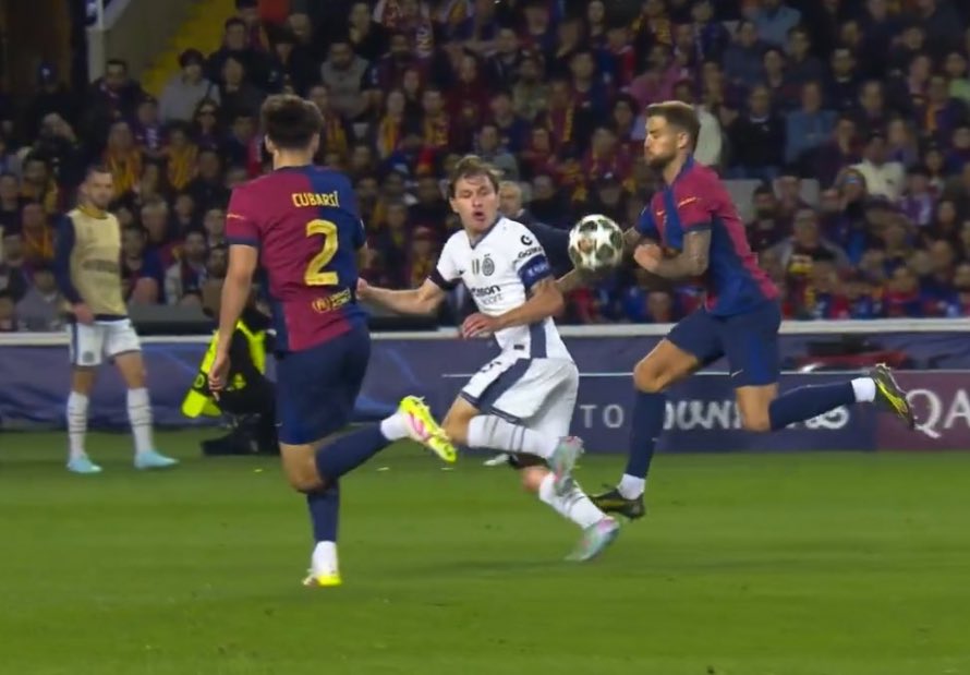 Not just that, but at 3-3 Barella was about to receive a pass that put him 1v1 with the keeper, but Inigo cleared it with his hand. No red card, no VAR check. He denied a clear goalscoring opportunity with his hand and got away with it. In a UCL semi-final.

This is Barca 😂🤷‍♂️
