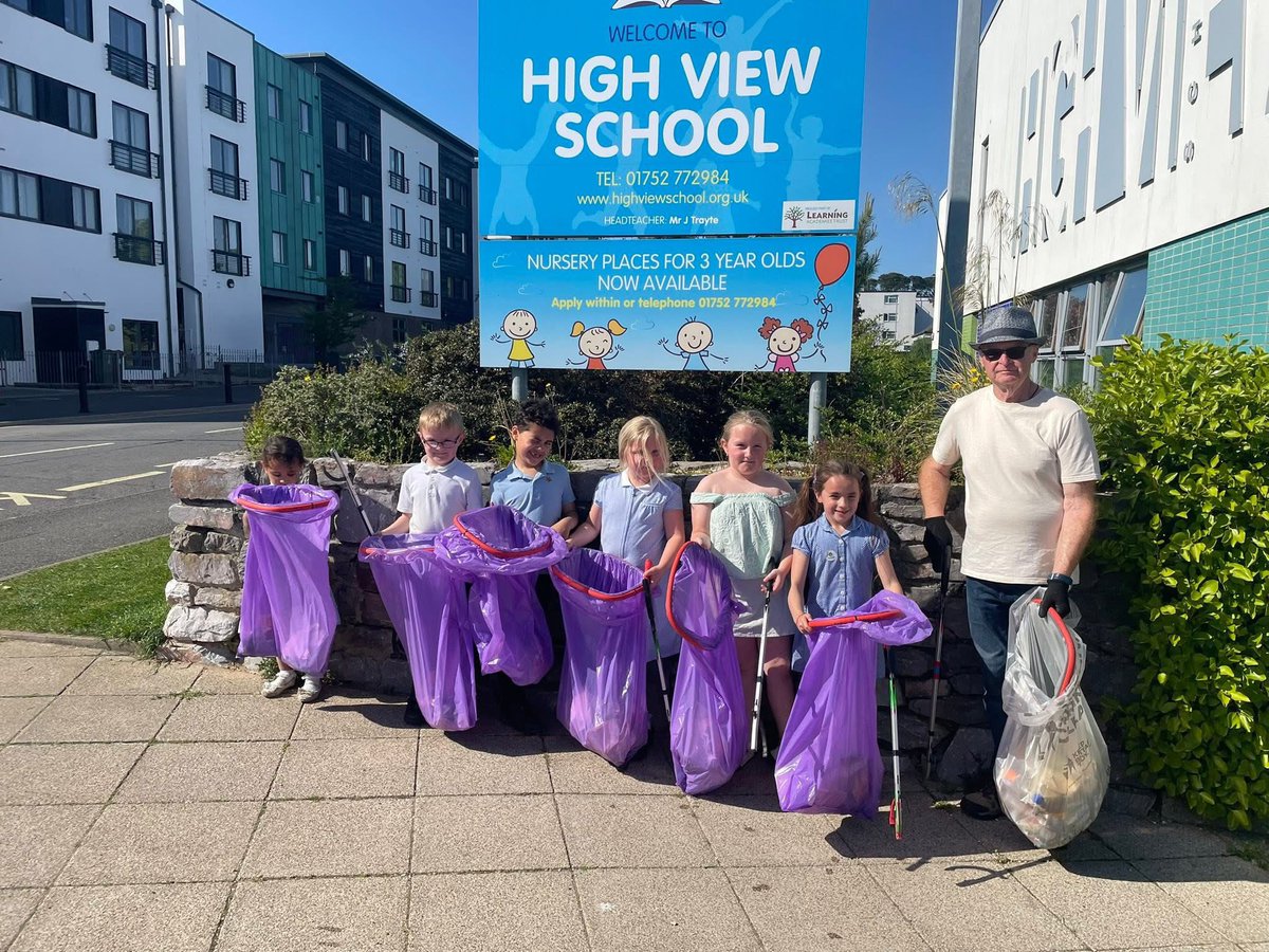 Another great evening with our after school litter picking club. A huge thank you to all our parents and @cleanourpatch. #community