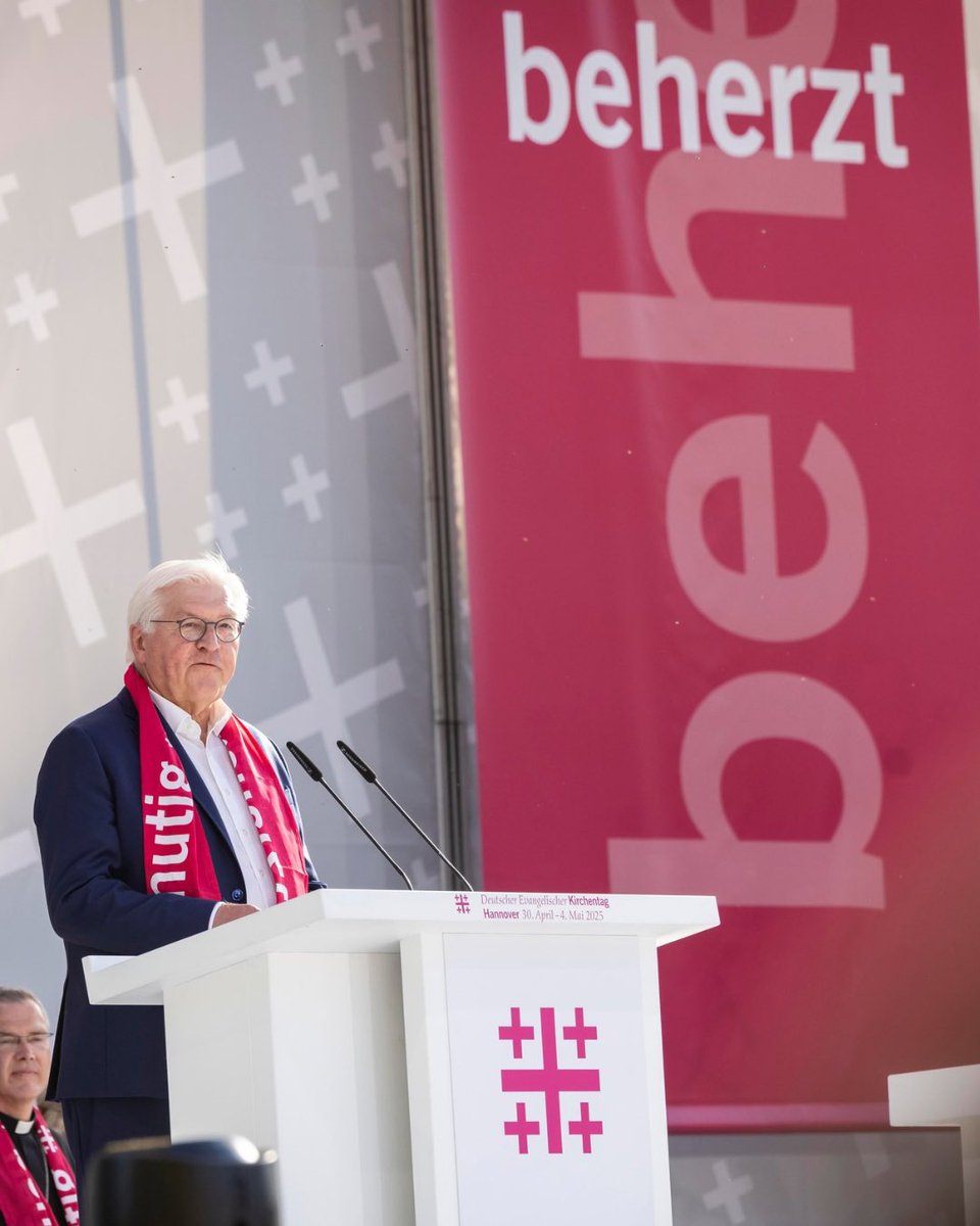 Der 39. Deutsche Evangelische #Kirchentag ist eröffnet – unter dem Motto „mutig – stark – beherzt“ kommen Menschen aus ganz Deutschland zusammen. Wir wünschen allen Teilnehmenden eine tolle Zeit. 🎈❤️ BM Faeser und viele andere feierten beim Eröffnungsgottesdienst mit.