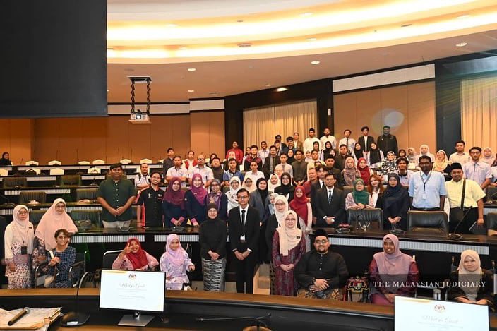 DSU_IIUM's tweet photo. Meet &amp; Greet Session with The Right Honourable Tun Tengku Maimun binti Tuan Mat, Chief Justice of Malaysia, and Students with Disabilities from Institutions of Higher Education

29th April 2025 https://t.co/99YLNSyQEA