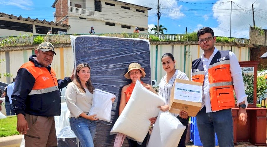 Riesgos_Ec's tweet photo. 📍#ElOro
#Marcabelí 
Nuestro trabajo en el cantón #Marcabelí no se detiene, hoy llegamos con asistencia humanitaria para las familias damnificadas por inundación en varios sectores del cantón.

#GobiernoEnAcción https://t.co/uX793OheOd