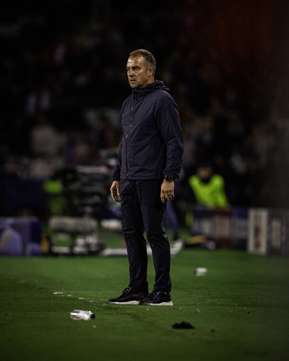 Pak Flick, terimakasih sudah membuat tim ini kembali bermain penuh daya juang, pantang menyerah, penuh dengan totalitas. Apapun hasilnya, raih trophy atau gak. Terima kasih sudah membuat Barça kembali seperti ini.