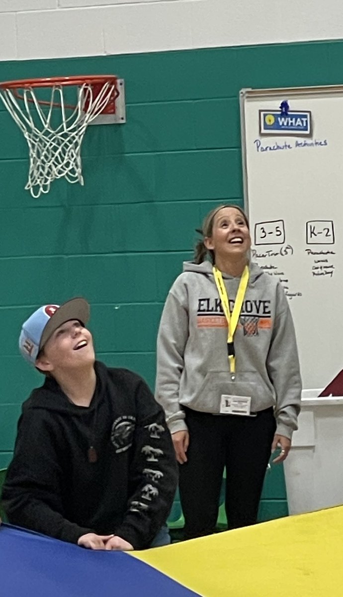 BoPhillips10's tweet photo. Today’s Project C.L.A.W.S. guest was Coach Lisa. She’s a basketball and cheer coach, @elkgroveparks basketball secretary and soon to be VP. Shes a staple in the community and everyone loves her enthusiasm and support. TY for coming in today. #ProjectCLAWS #Physed @D59SaltCreek https://t.co/D4KdAoS02Z