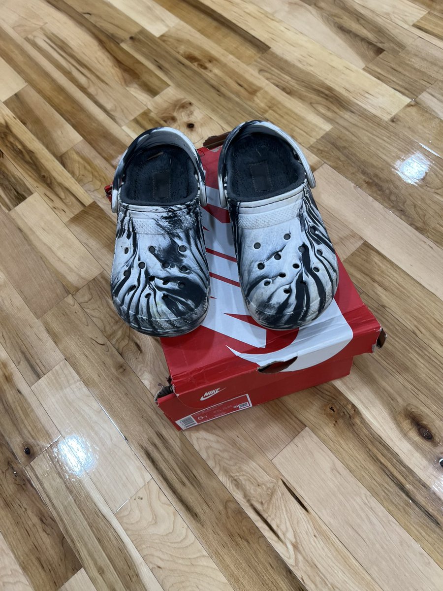 Shoesforsuccess's tweet image. A huge thank you to Germantown Methodist Church women’s group for sponsoring Valley View! 
33 students got a brand new pair of Nikes. 
#PairNumber2660