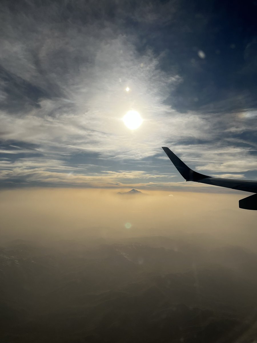 Eşsiz bir andı.
Zirvede gözüken dağ Ağrı dağı.