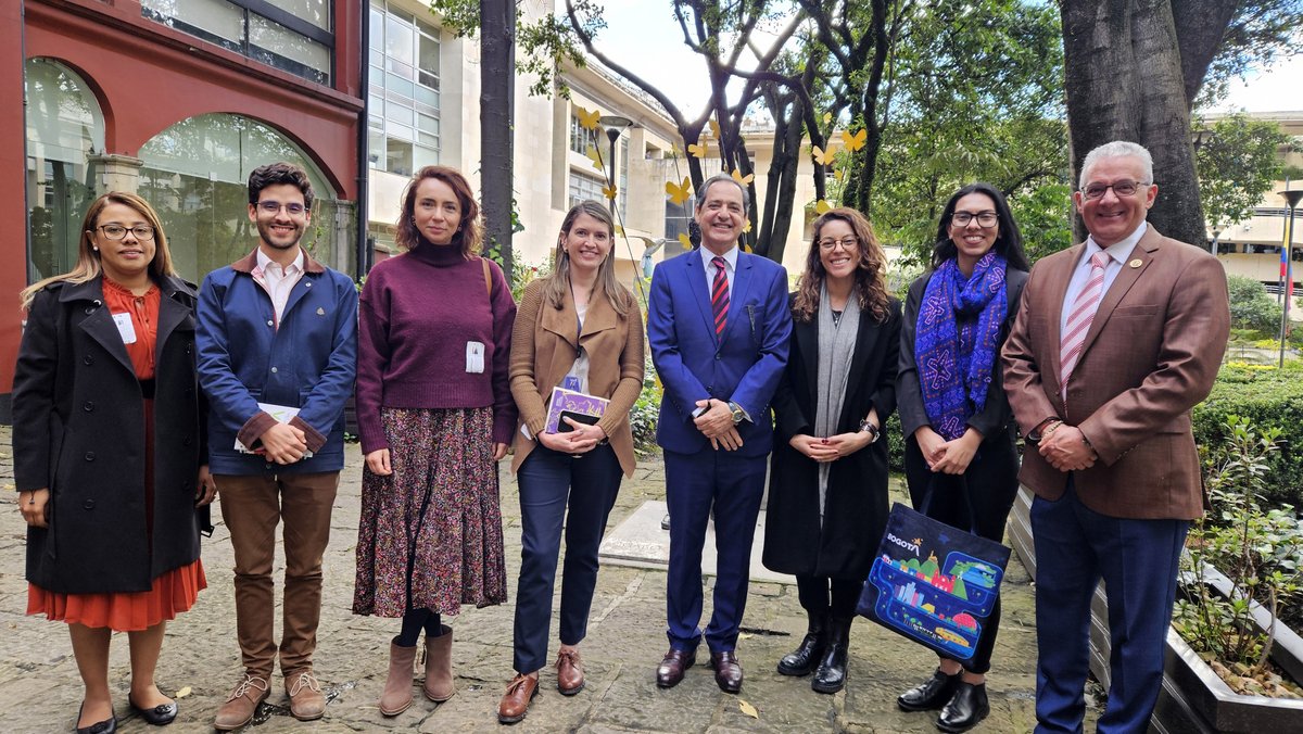 🇨🇴I🇩🇴 Con <a href="/CulturaenBta/">Secretaría de Cultura de Bogotá</a> nos reunimos con Ramón Pastor de Moya, viceministro de Identidad Cultural de República Dominicana, para consolidar alianzas que fortalezcan la cooperación artística y promuevan el intercambio entre nuestras agendas culturales.

#BogotáInternacional