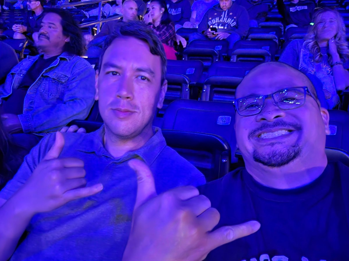 This birthday/month has been truly magical and meaningful

Thank you so F-ing much for
making every day special 💚 <a href="/777Breaks/">777 Breaks</a> <a href="/campbellcombate/">Campbell McLaren</a> <a href="/afromike76/">Mike Afromowitz</a>  <a href="/Ayy_listen/">Monica</a> <a href="/elitesavage/">Oblique Kick Anto</a> <a href="/ZacPauga/">Zac Pauga</a> and <a href="/OscarDeLaHoya/">Oscar De La Hoya</a>