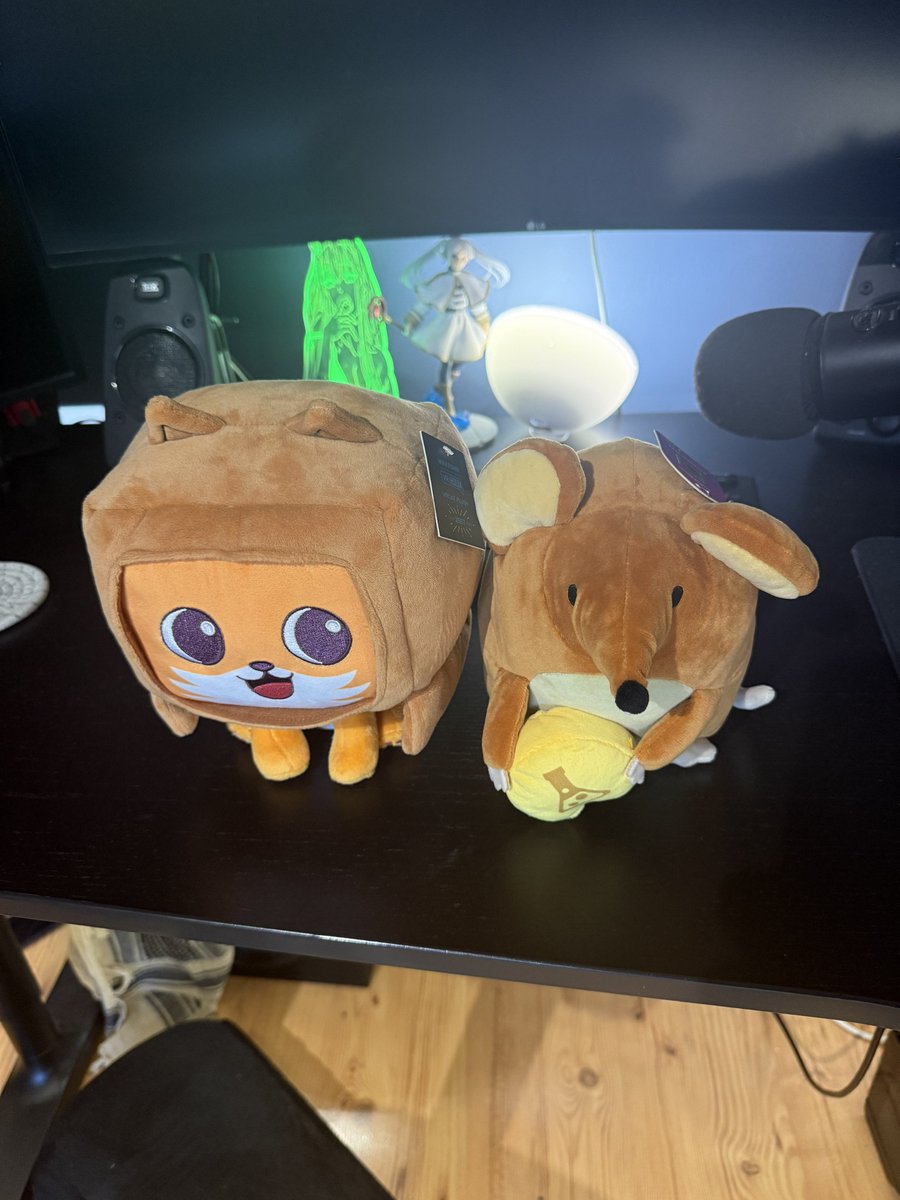 ShadyyyyVRC's tweet photo. A friend has arrived! #vrrat https://t.co/DtZiM4XH70