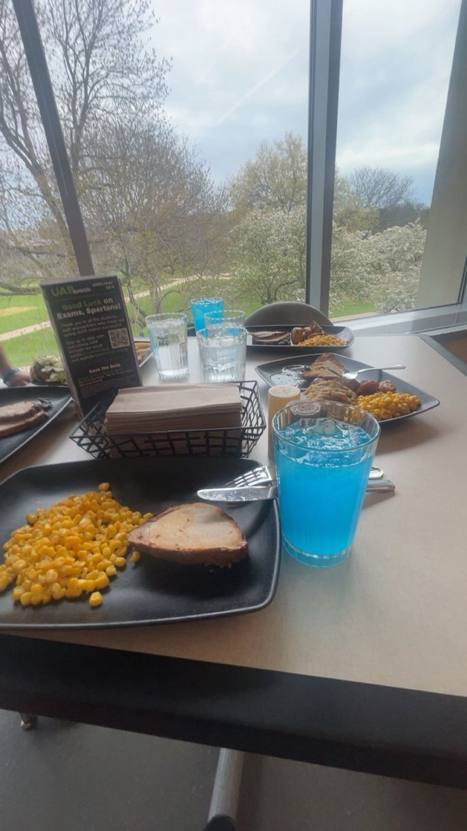 CraigSchultzy's tweet photo. @MSUBaseball Dining hall # 7
THE EDGE
#TheHallCrawl https://t.co/251uK3DAj0