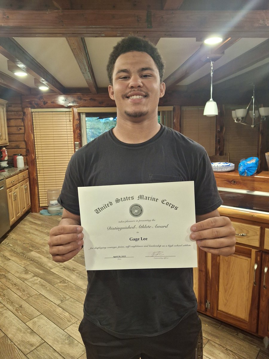 Gage Lee |RB/OLB C/o 2025 (@19gagelee) on Twitter photo Was an honor to receive the United States Marine Corps Distinguished Athlete Award. Thank you to everyone.and to all my coaches along the way Thank You. <a href="/DLCoach_Danford/">Andrew Danford</a> <a href="/MTHEO12/">Matt Theobald</a> <a href="/CSmithScout/">Chris Smith</a> <a href="/west10sports/">West Tennessee High School Athletics</a> <a href="/CoachHud12/">coach_hud12</a> <a href="/EllisKStacey/">Stacey Kelly-Ellis</a> Was an honor to receive the United States Marine Corps Distinguished Athlete Award. Thank you to everyone.and to all my coaches along the way Thank You. <a href="/DLCoach_Danford/">Andrew Danford</a> <a href="/MTHEO12/">Matt Theobald</a> <a href="/CSmithScout/">Chris Smith</a> <a href="/west10sports/">West Tennessee High School Athletics</a> <a href="/CoachHud12/">coach_hud12</a> <a href="/EllisKStacey/">Stacey Kelly-Ellis</a>